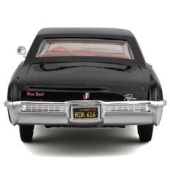 Maisto 1965 Buick Riviera interior dashboard detail for realistic display