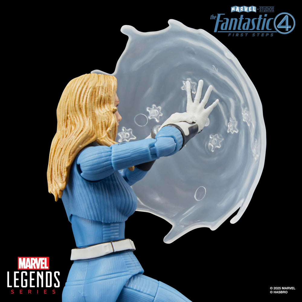 Alternate hands included for more posing options with Invisible Woman.