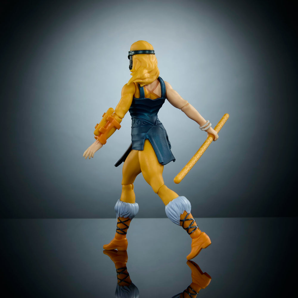 Masters of the Universe Origins Cheetara mini comic included storytelling accessory.