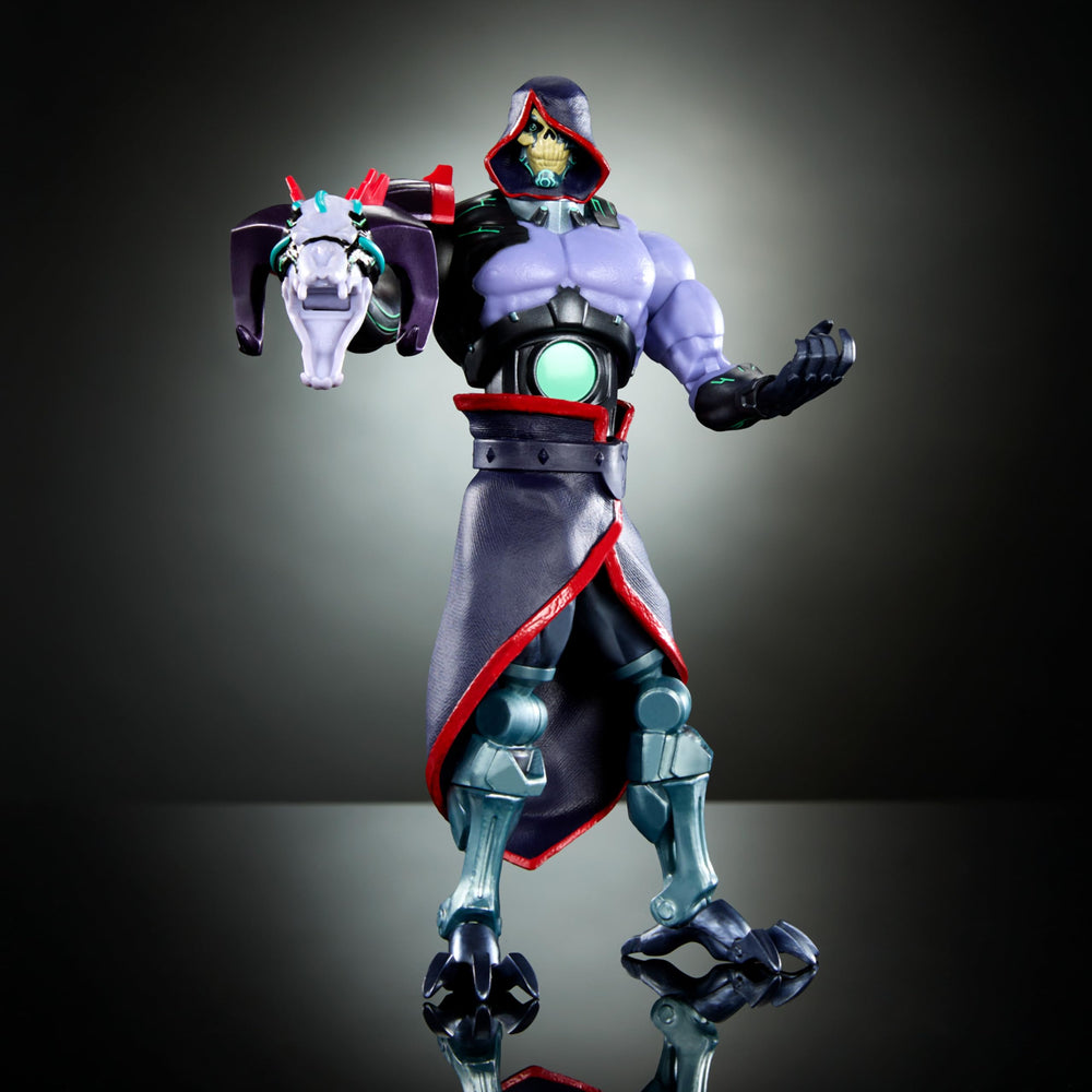 Masters of the Universe Skeletor Deluxe, removable head feature enables swapping storytelling options.