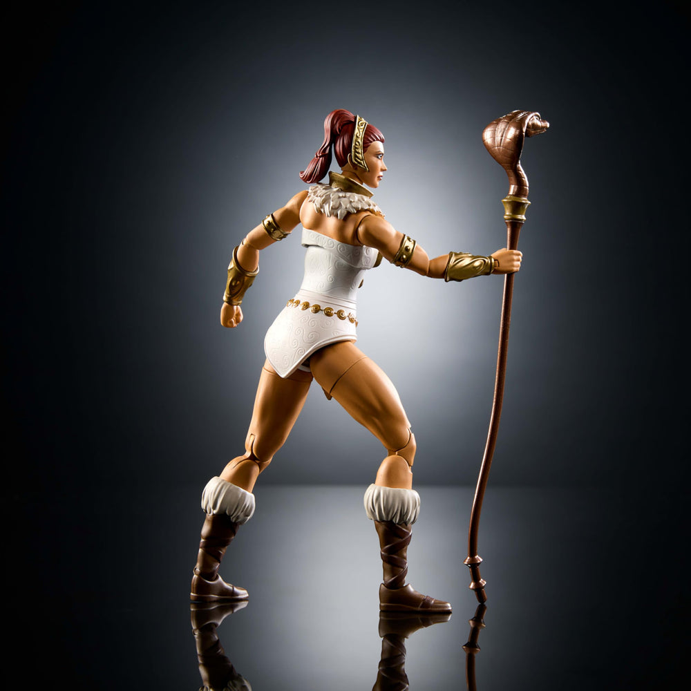 Extra hands for varied grips during battle and storytelling moments.
