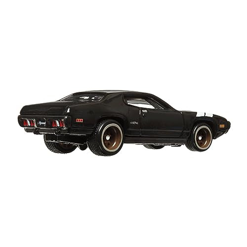 Mattel Hot Wheels 1971 Plymouth GTX wheel and tire detail with redline tires.