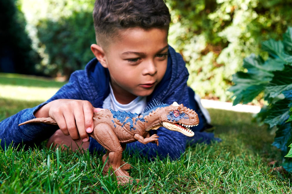Rajasaurus roars and attacks with neck-stretch action for dynamic play