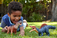 Mattel Siamosaurus chomps action enhances dynamic play with wide jaw opening.