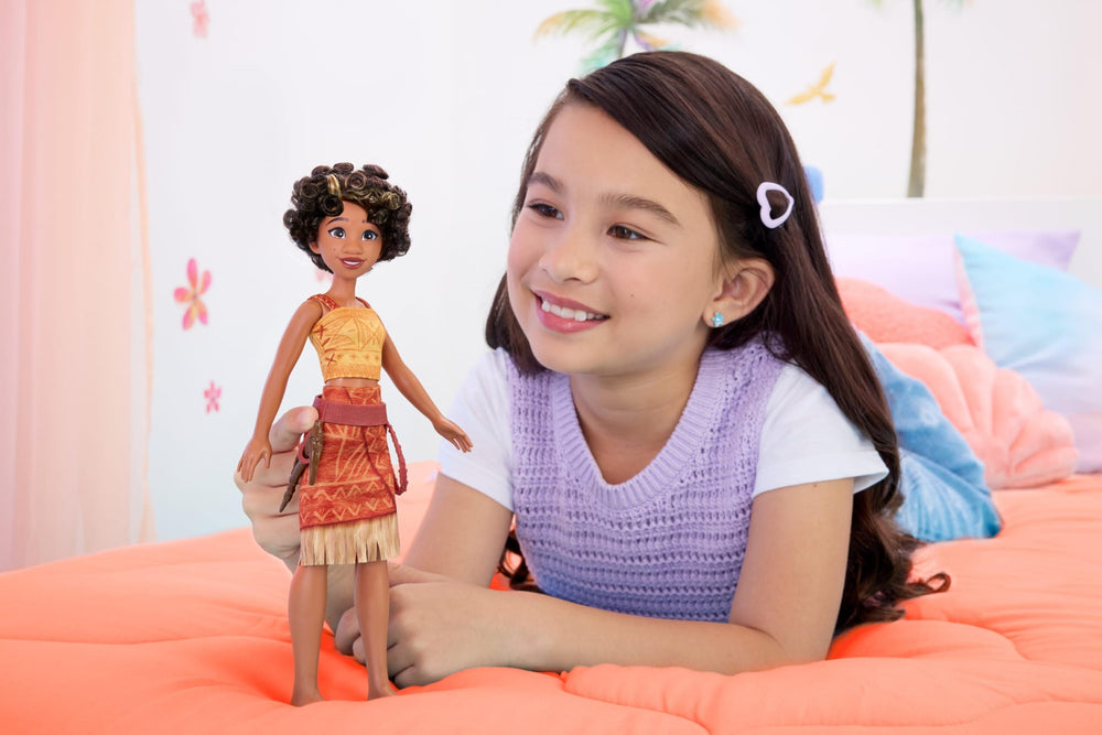 Mattel Moana Loto removable top and skirt for easy styling and play.