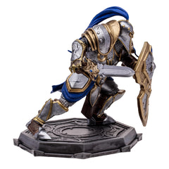 Stable display base supports dramatic World of Warcraft scenes