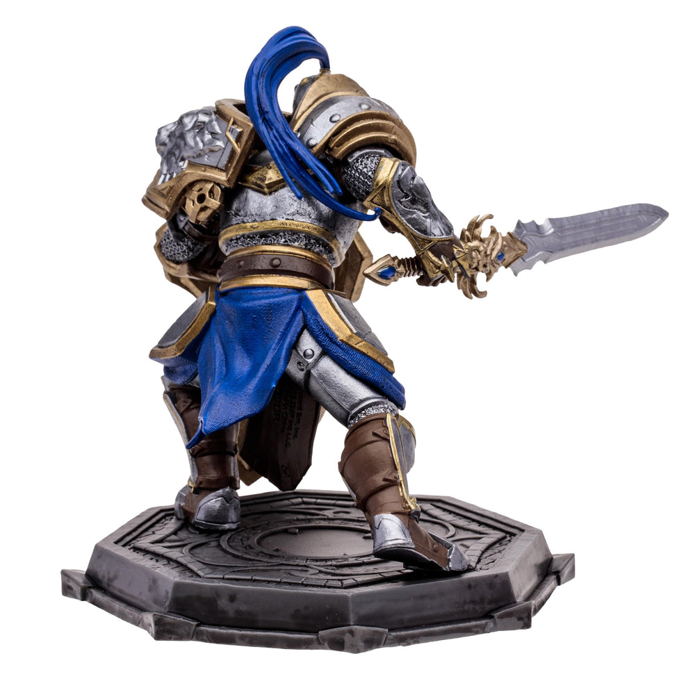 Open shield in action-ready stance for heroic dioramas
