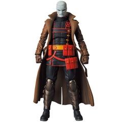 Accessories and stand with Batman Hush Mafex figure for versatile display