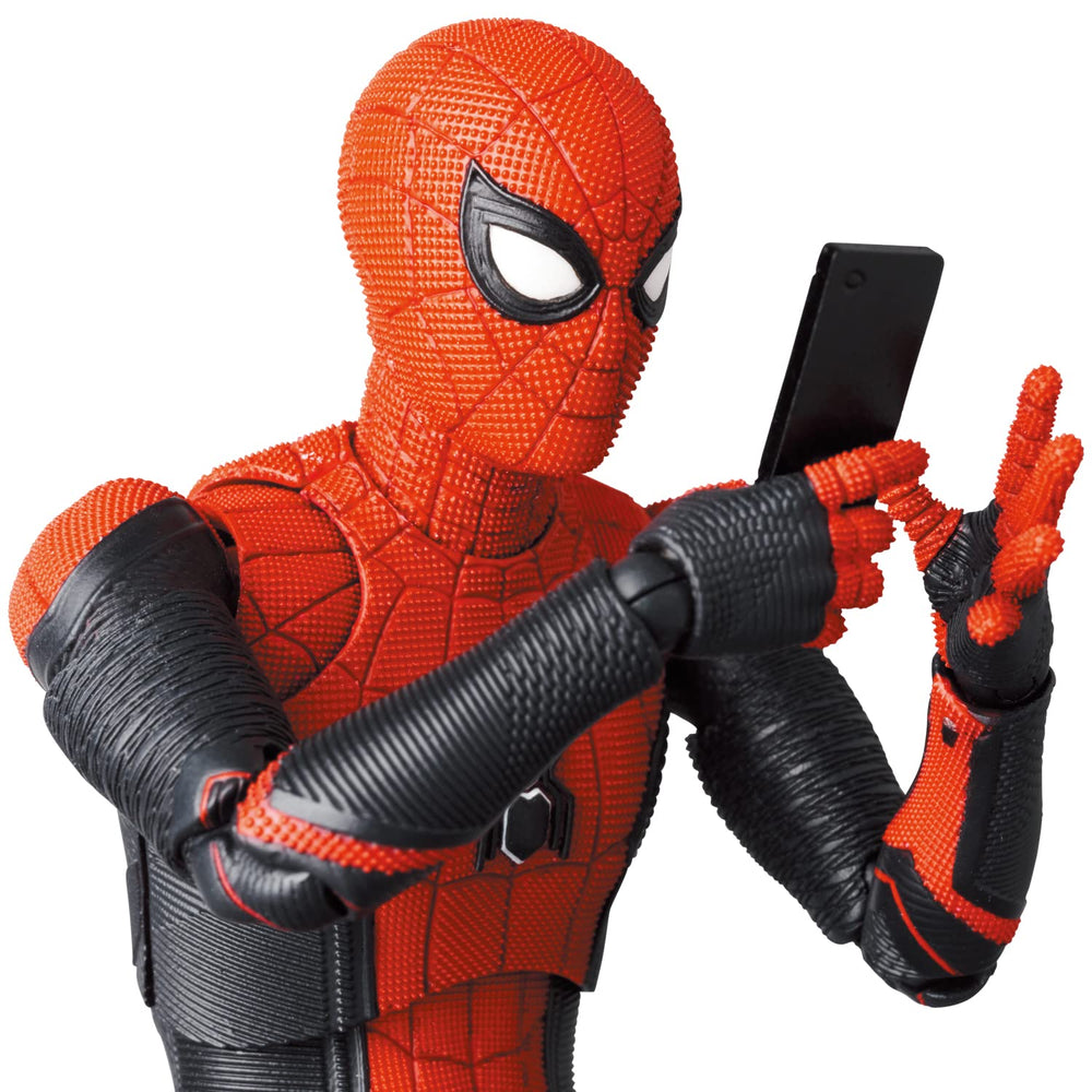Medicom Toy MAFEX Spider-Man Upgraded Suit unmasked head option offers character variety.