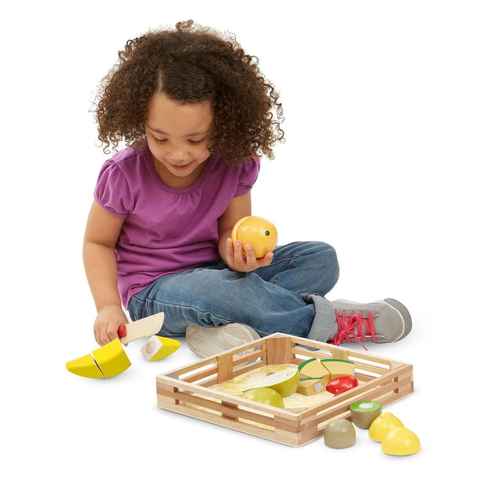 Melissa & Doug Cutting Fruit Set inspires imaginative play and learning.