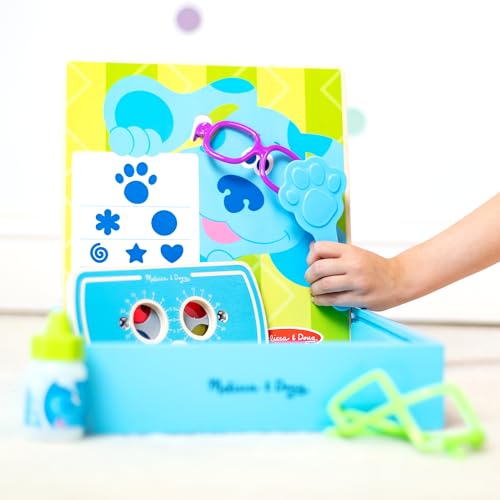 Melissa & Doug display board creates a ready-to-play exam room setup.