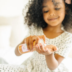 Melissa & Doug Love Your Look wipes in resealable pouch for quick cleanups.