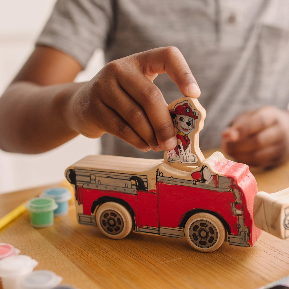 Three paintbrushes enable easy, controlled paint application.
