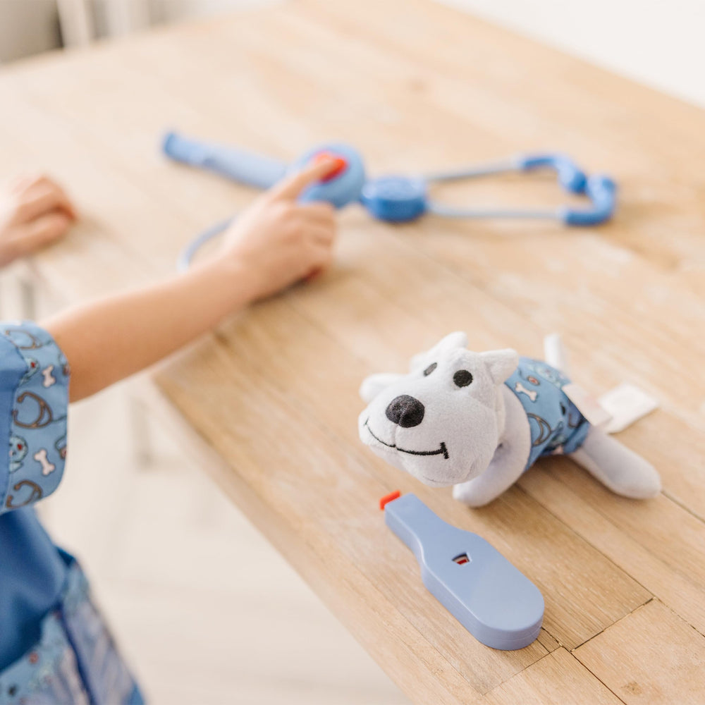 Melissa & Doug veterinarian syringe accessory for care scenarios