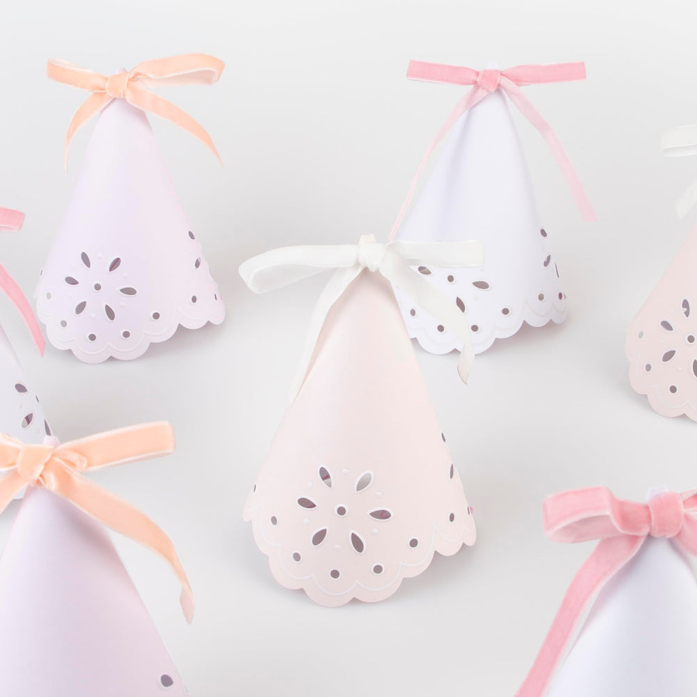 Meri Meri Broderie Anglaise lace hat pastel white offers elegant party wear.