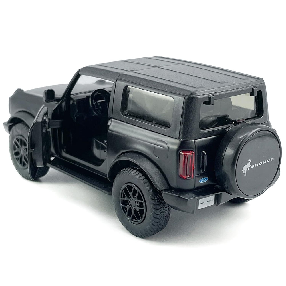 Metanyl Bronco 1:36 interior and exterior details for realistic play.