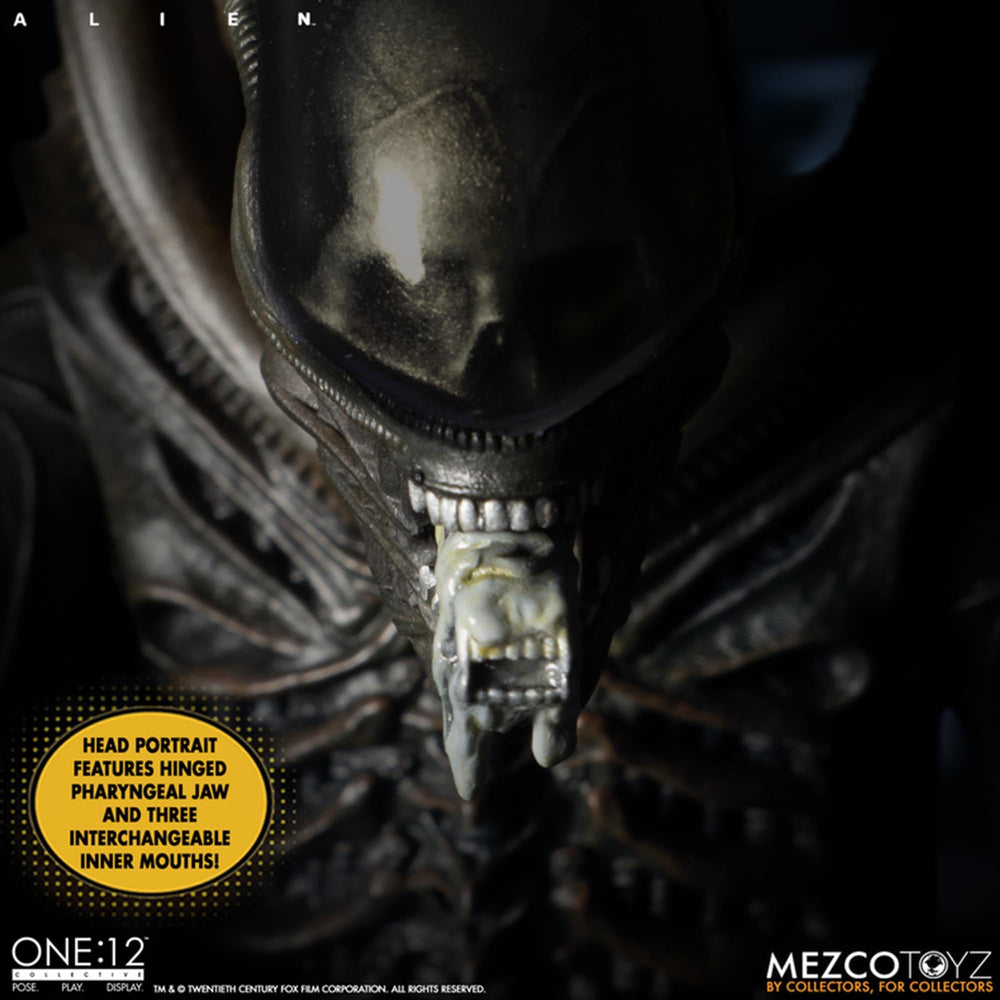Mezco Alien One:12 Deluxe Figure in plastic for easy cleaning