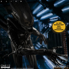 Mezco Alien One:12 figure display-base ready for dioramas