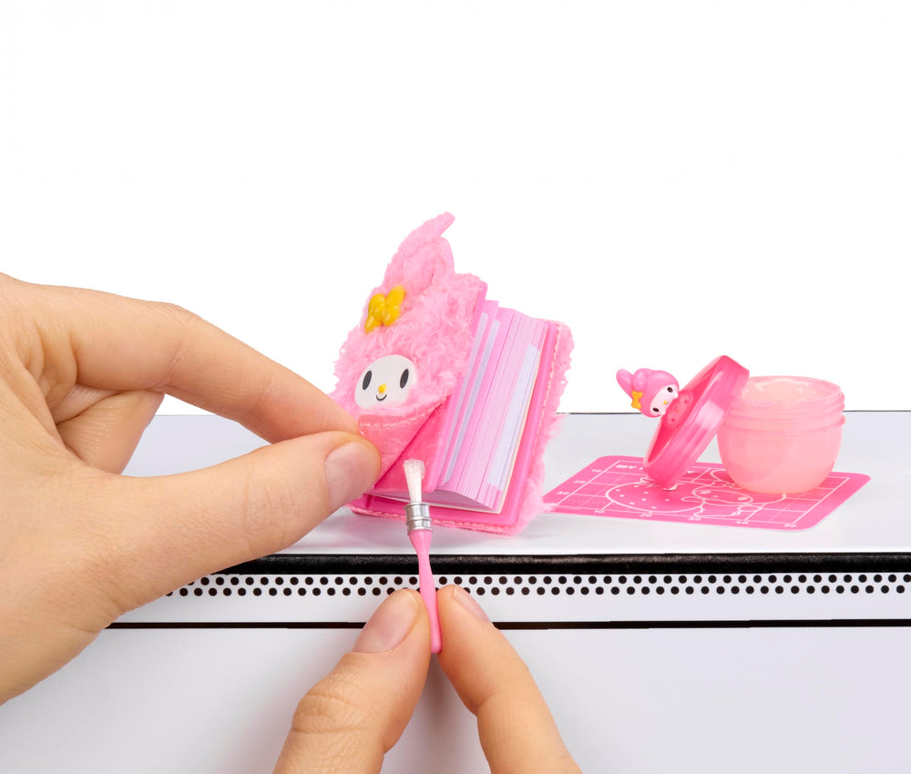Cinamaroll notebook mini from MGA's Miniverse adds cute, portable note-taking charm.