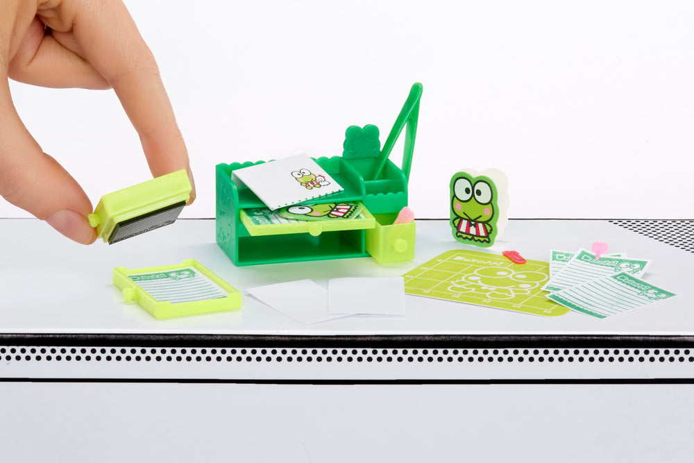 Hello Kitty Series 3 display case showcases your mini creation on a tidy shelf.