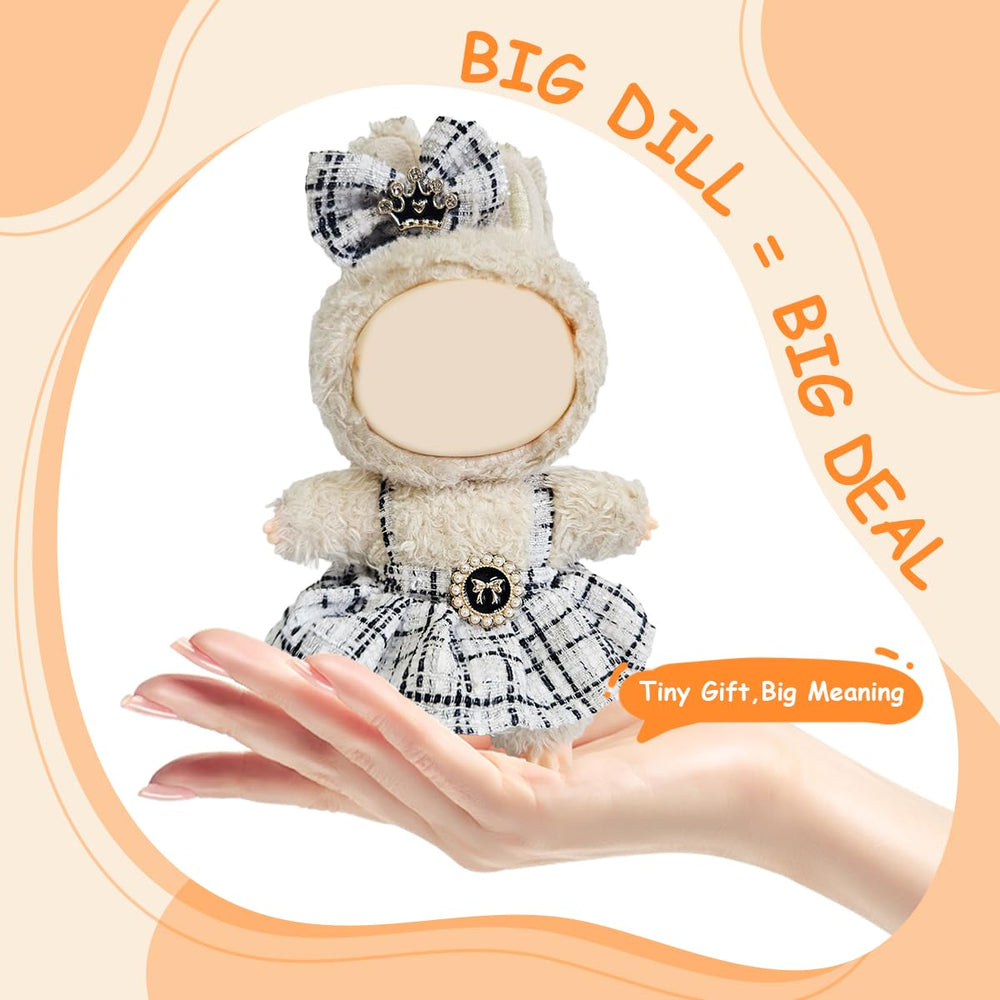 Mingmc designer-inspired outfits provide chic, miniature fashion for 17cm dolls.