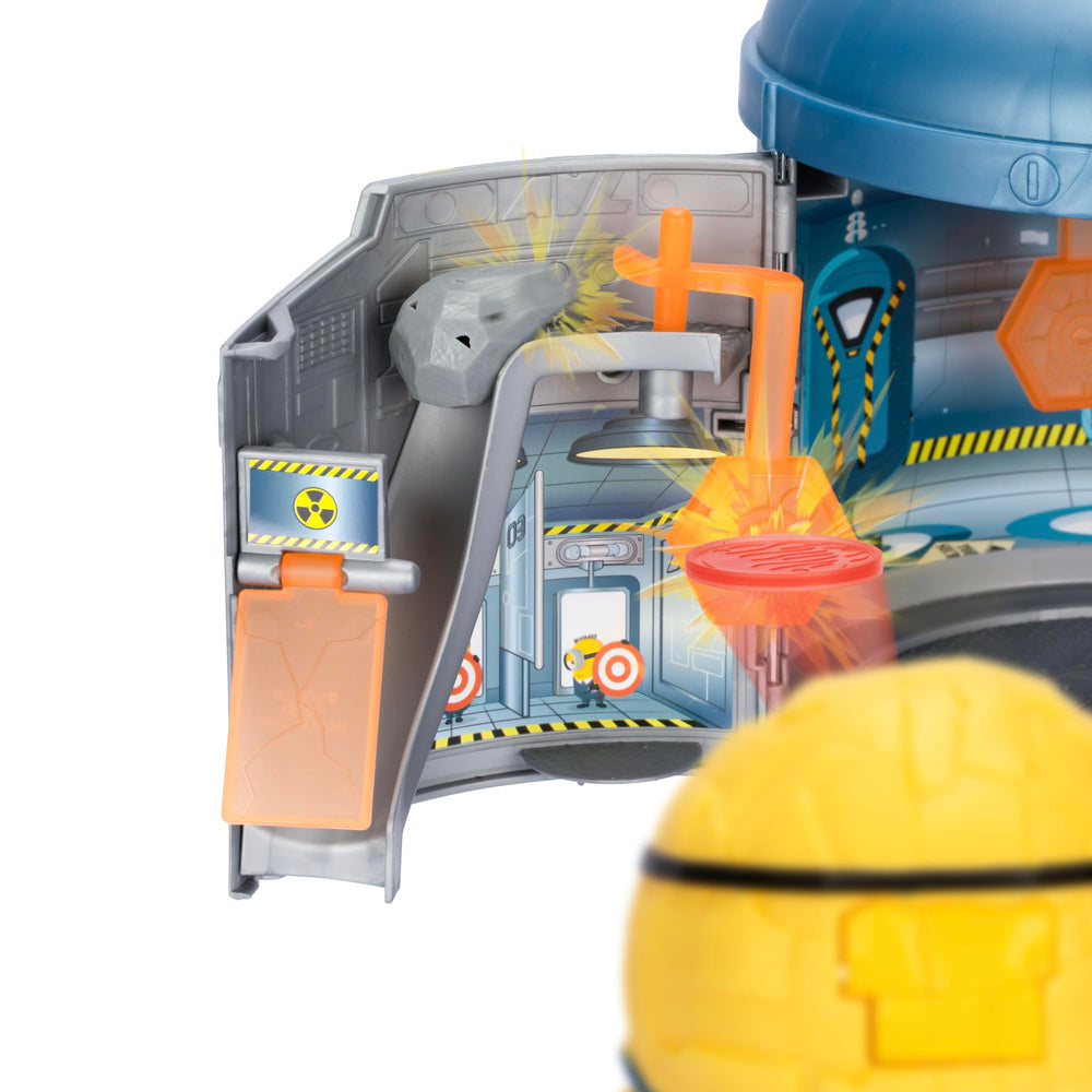 Mega Minion Jerry mouth discs add engaging target-play during imagination-powered battles.