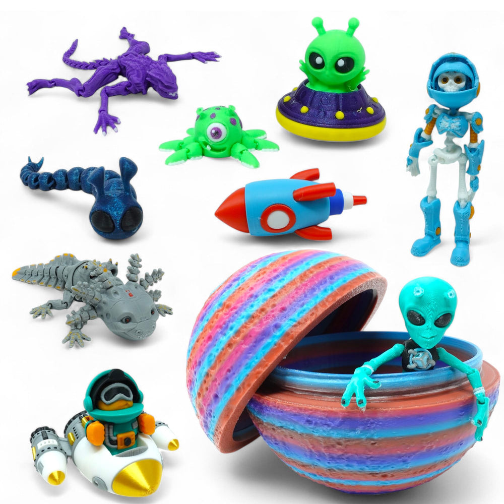 Mivi Collection articulated alien astronaut figurine—ideal desk decor for sci-fi displays.