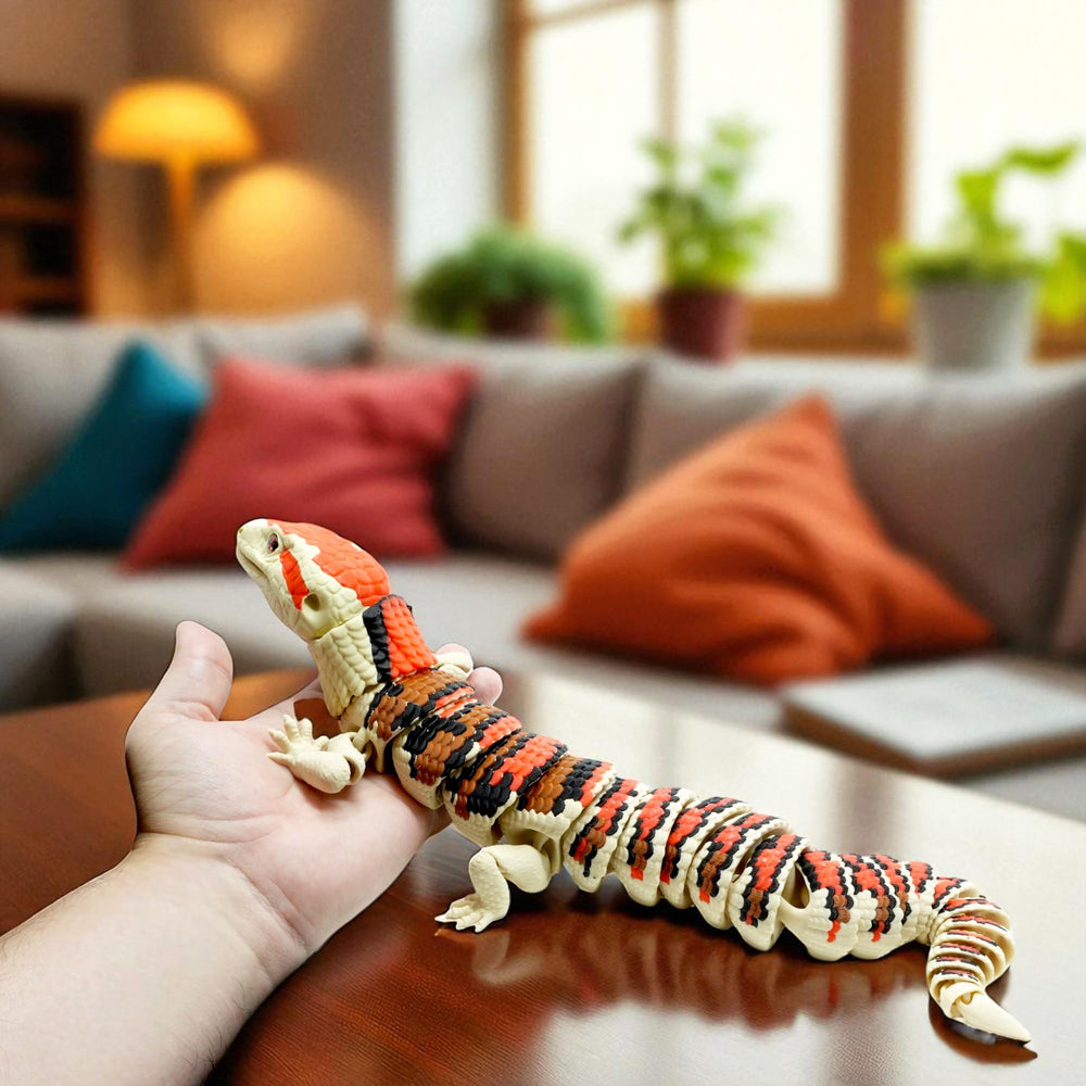 Mivi Collection shelf-posing lizard for striking diorama setups.