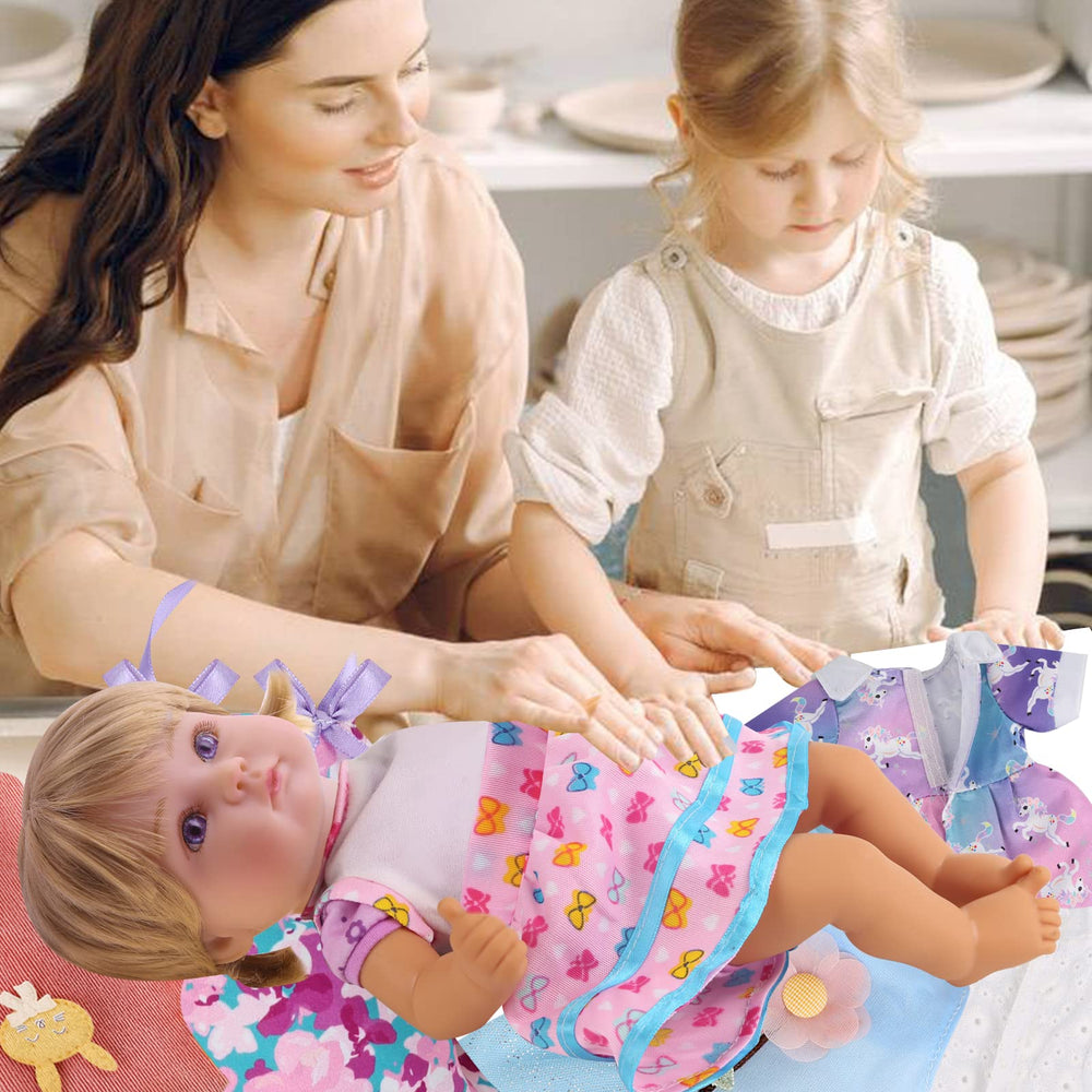 MLcnleS imaginative play set inspires storytelling with dolls.