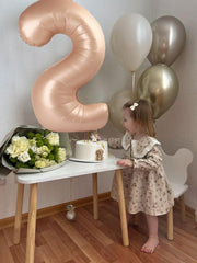 Mluchee 40-inch number 8 balloon photo booth prop for memorable shots