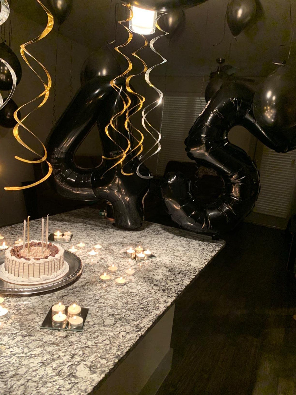 Mluchee 40-inch black number balloon creates stunning engagement photos.