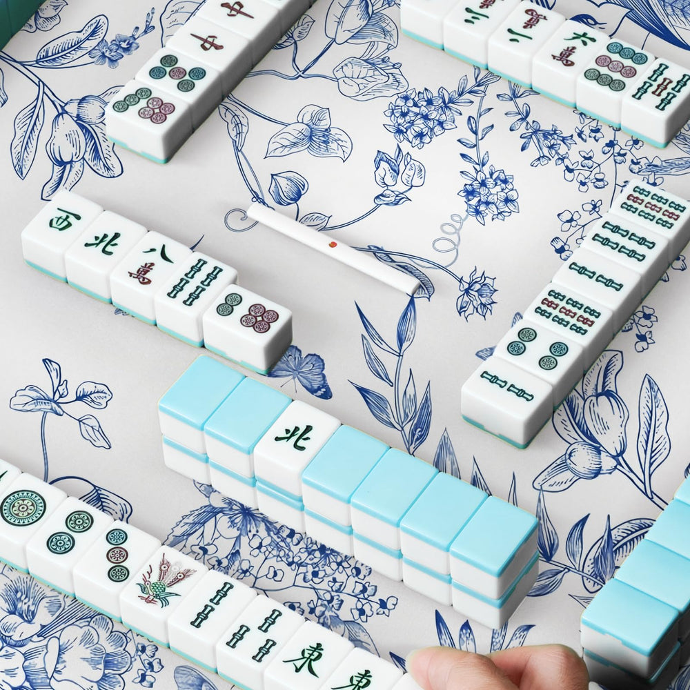 Molovsiny Mahjong Mat Roll Storage design highlights compact portability for travel.