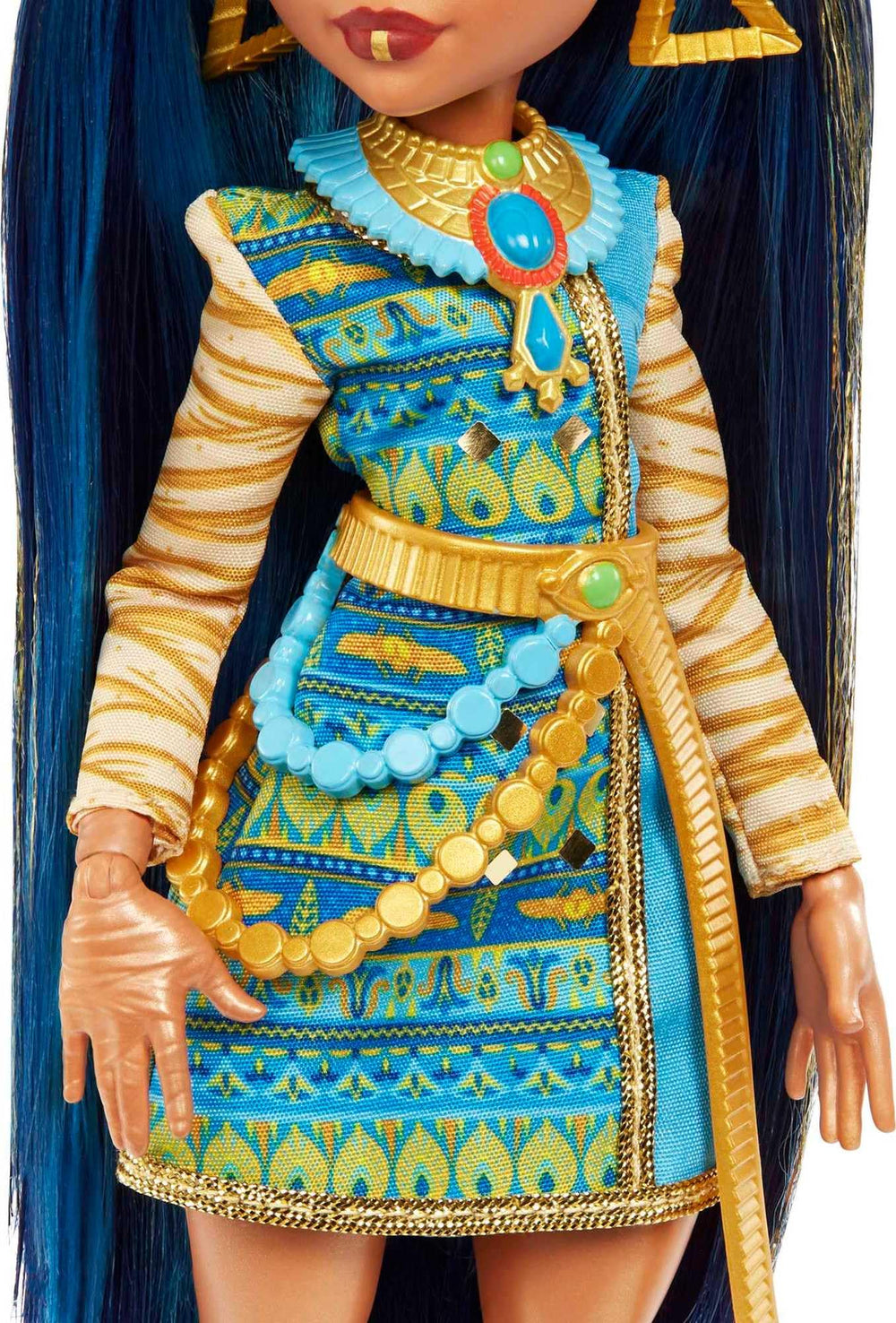 Freaky fringe jacket elevates Cleo De Nile's look for creative costume-inspired play.
