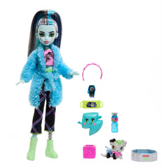 Creepover essentials set includes pillow, drink, tech toy for giggly sleepover fun.