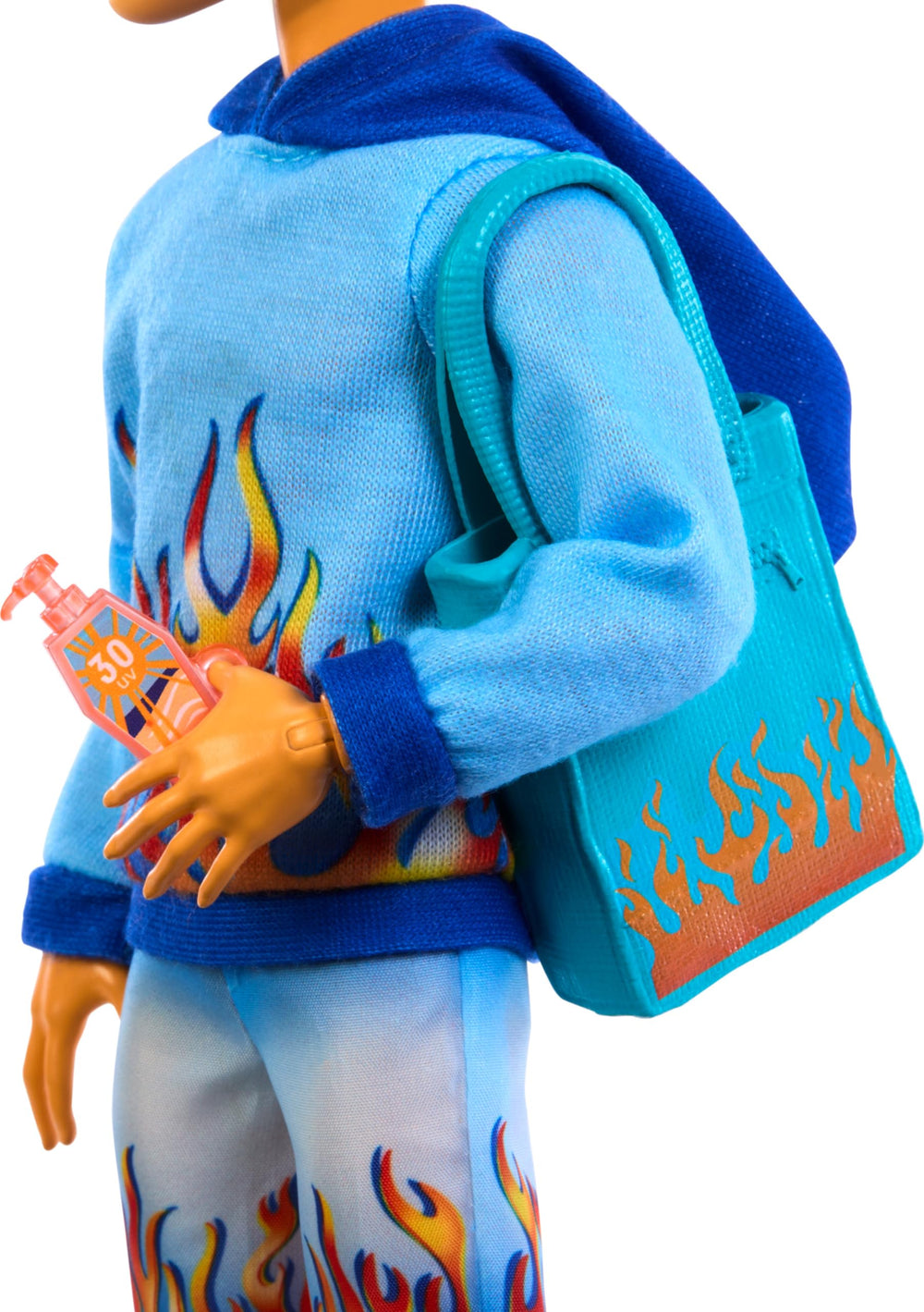 Monster High Heath Burns beach bag adds colorful storytelling props.