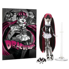 Monster High Reel Drama life-size poster enhances room decor with cinematic nostalgia.