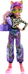 Monster High Scare-adise Island Clawdeen Wolf book to spark imaginative stories.