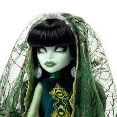 Monster High Skullector Scarah Screams sheer green tights enhance retro aesthetic.