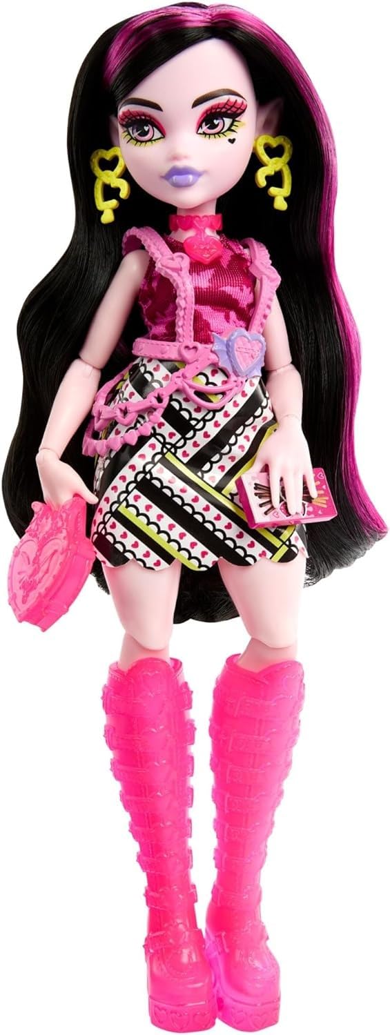 Draculaura styling pieces for mix-and-match outfits with 125+ looks.