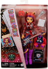 Monster High Toralei microphone and tambourine invite kids to jam along.