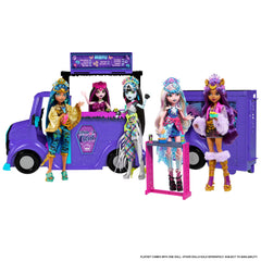 Monster High wing backdrop for easy photo moments and festival vibes during play.