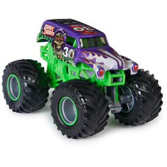 Official BKT tires provide realistic look and grip on every truck.