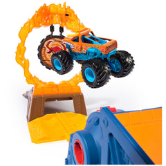 Monster Jam power launcher action captures high-flying truck stunts for kids.
