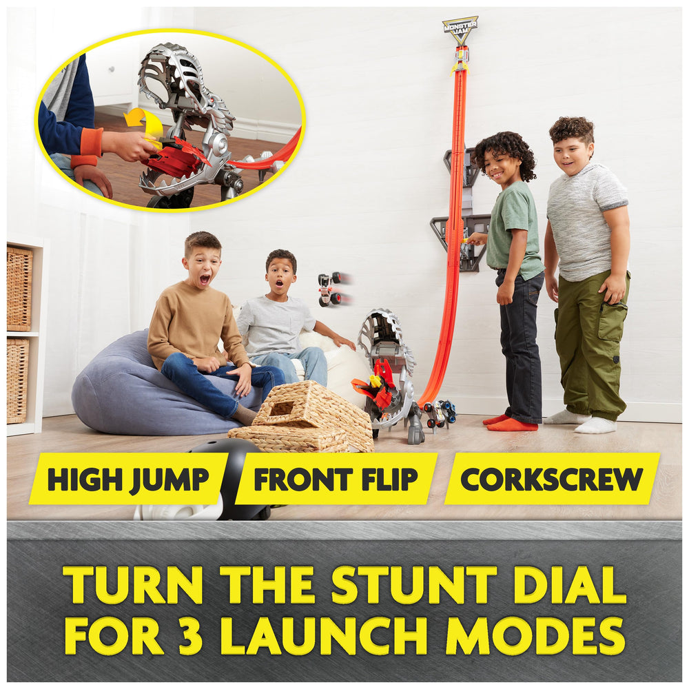 Stunt dial controls the Dino mouth for dynamic moves