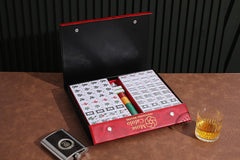 Mose Cafolo travel case enables easy transport and tidy storage.