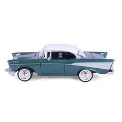 Motormax 1:24 die-cast 1957 Chevy Bel Air open window box display, ideal for collectors.