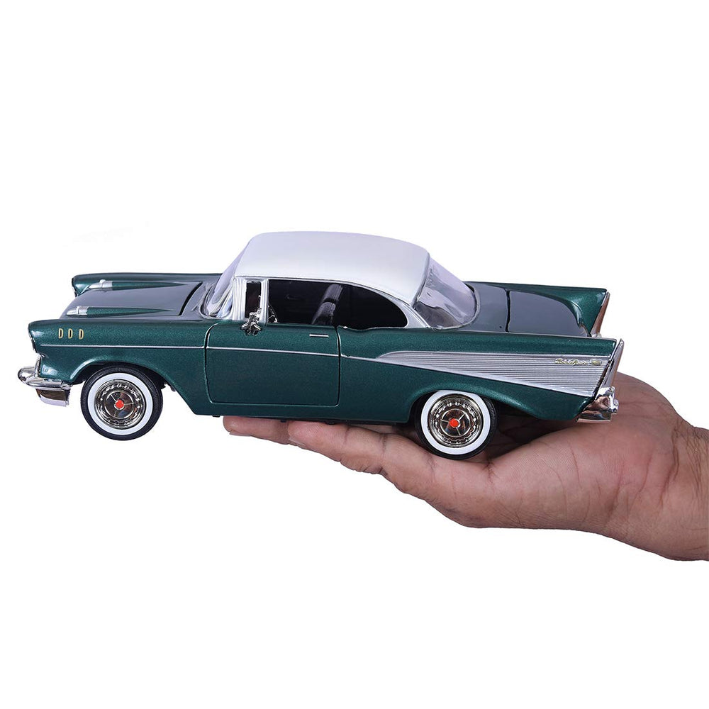 Motormax 1:24 Chevy Bel Air makes a great gift for car enthusiasts.