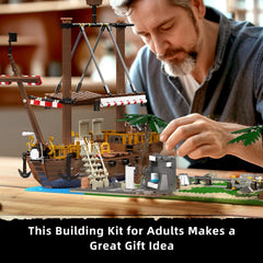 Mould King 11013 completed-model-showcase features a striking centerpiece.