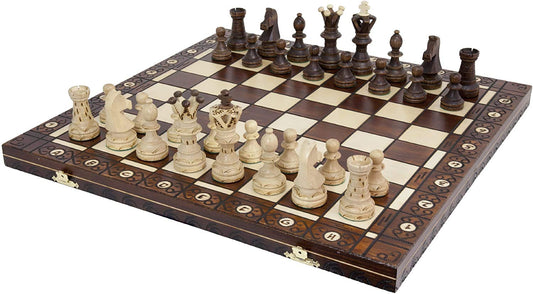 Muba handmade European wooden chess board in beech and birch, ideal for classic play.