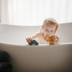 Mushie Vehicles bath toy helicopter open-pieces, easy cleaning and fast drying.